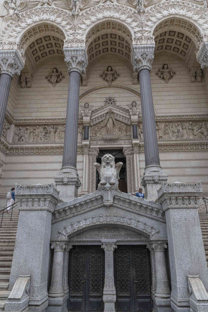 Francia - Lyon 076 - basílica Notre-Dame de Fourvière.jpg